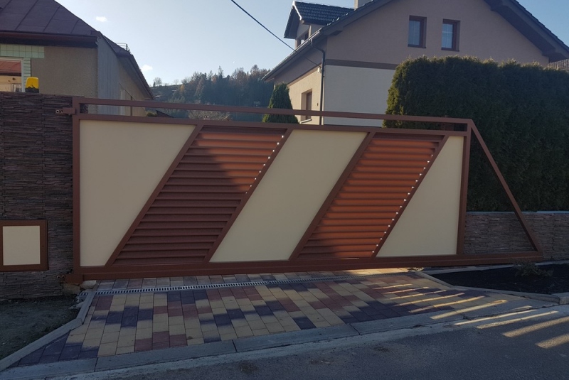 Vstupné brány - Z oceľová lamela Vstupné brány - Z oceľová lamela