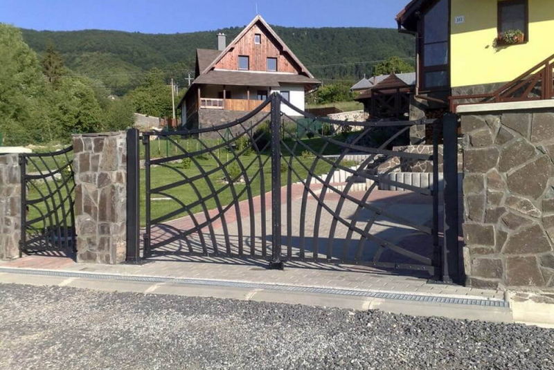 Krídlové brány / Krídlové brány - foto