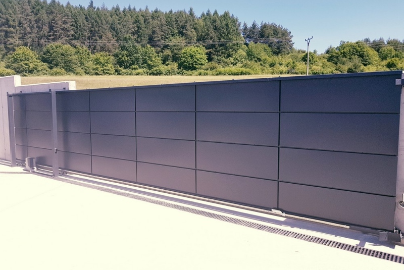 Vstupné brány - vypaľovaný plech Vstupné brány - vypaľovaný plech