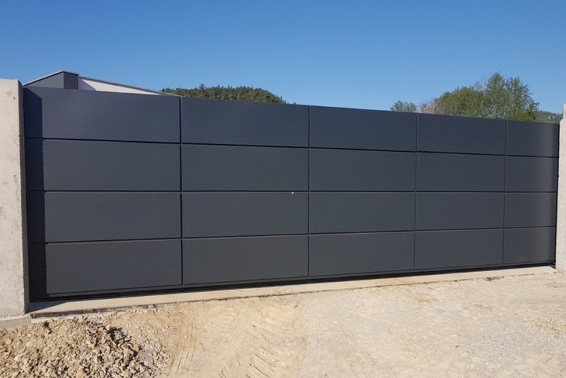 Vstupné brány - vypaľovaný plech Vstupné brány - vypaľovaný plech